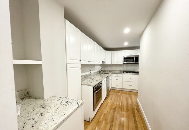 Building Photo - 130 P St