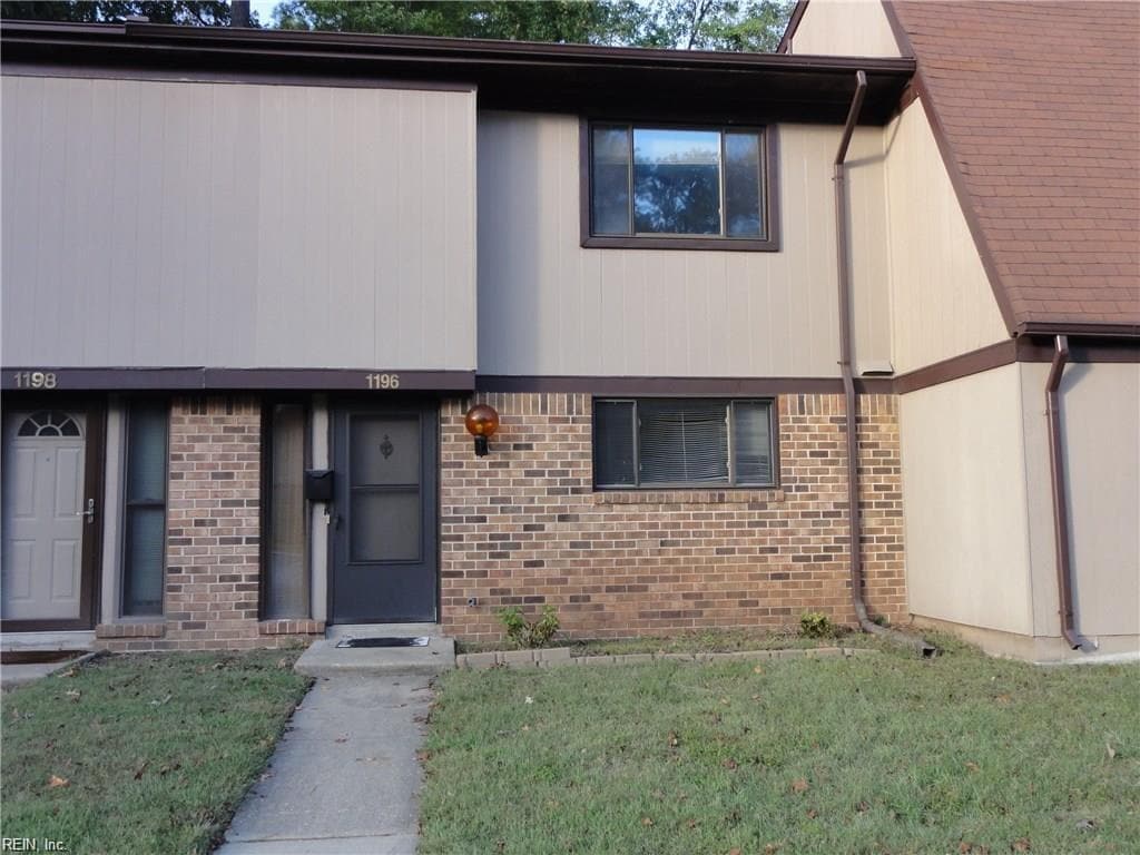 Primary Photo - 1196 Willow Green Dr