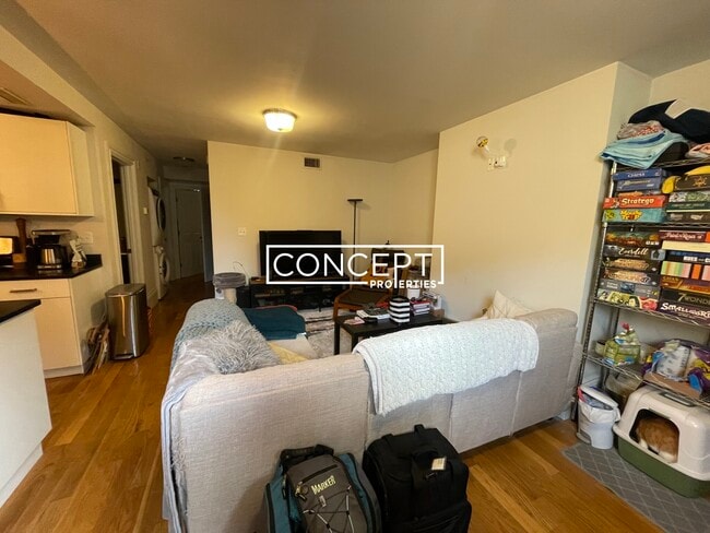 Foto del edificio - 656 Massachusetts Ave