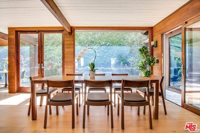 Foto del edificio - 9624 Yoakum Dr