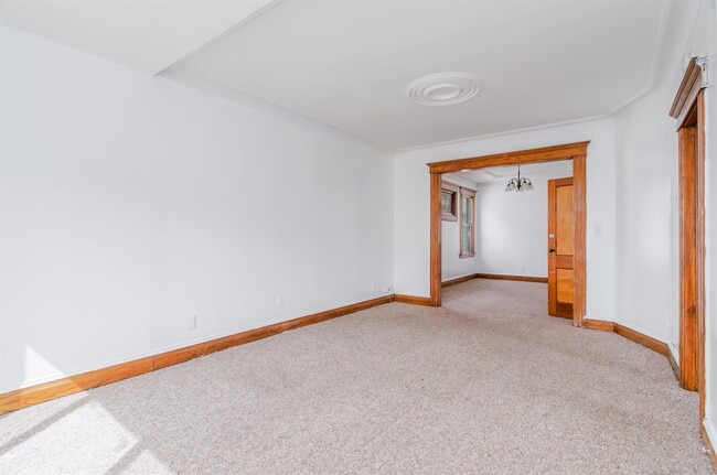 Building Photo - 142 Humphrey Ave