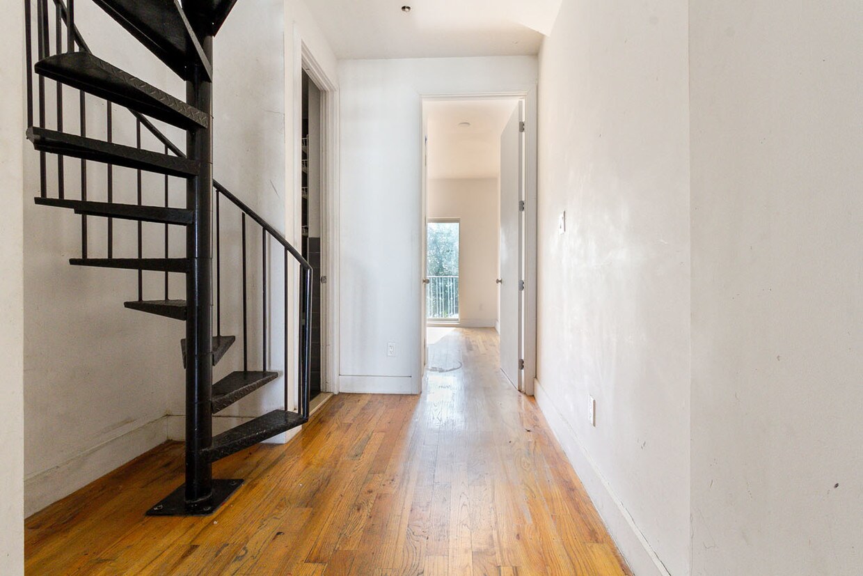 Primary Photo - 148 Jefferson St