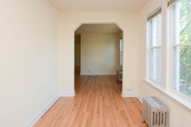 Building Photo - 2600 N Kimball Ave