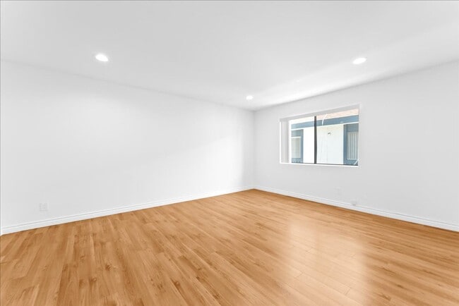 Foto del edificio - 448 W Windsor Rd