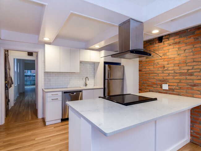 Kitchen - 530 City Park Ave