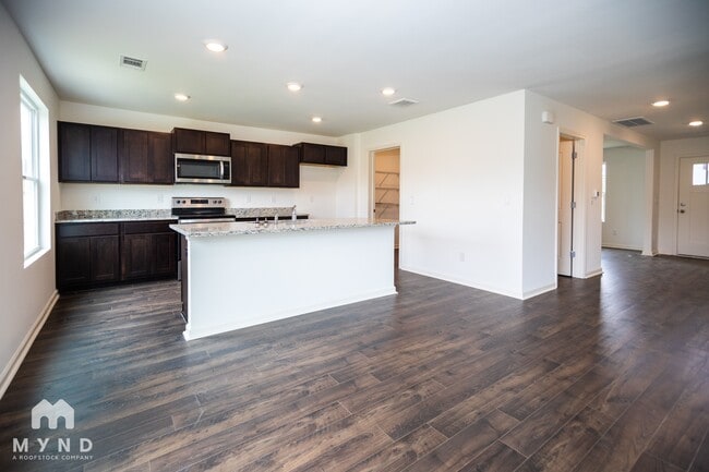 Foto del edificio - 9300 Cotton Field Cir