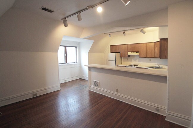 Photo - 512 S Trenton Ave Apartments