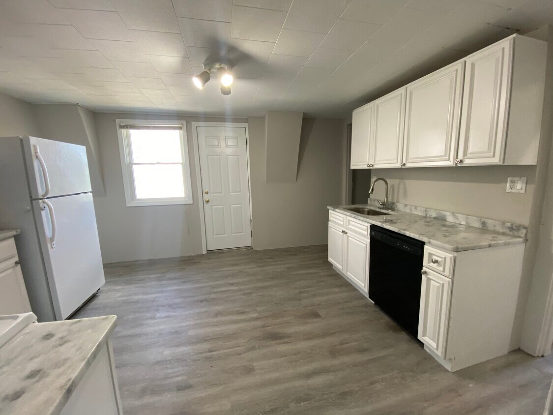 64 Arnold St Unit B, Quincy, MA 02169 Apartments in Quincy, MA