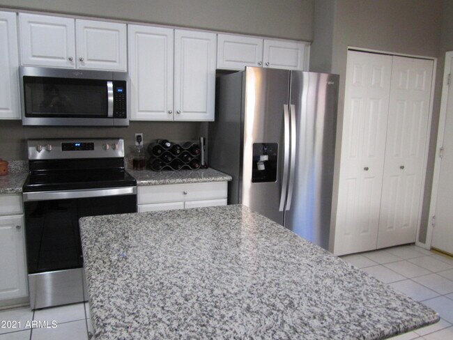 Foto del edificio - 14875 N 103rd St