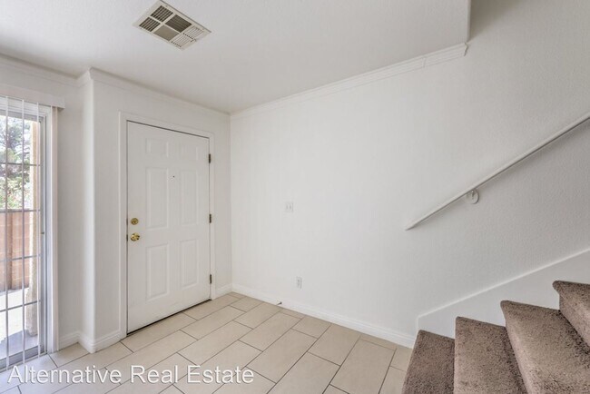 Building Photo - 3 br, 2.5 bath House - 5605 Ness Ave