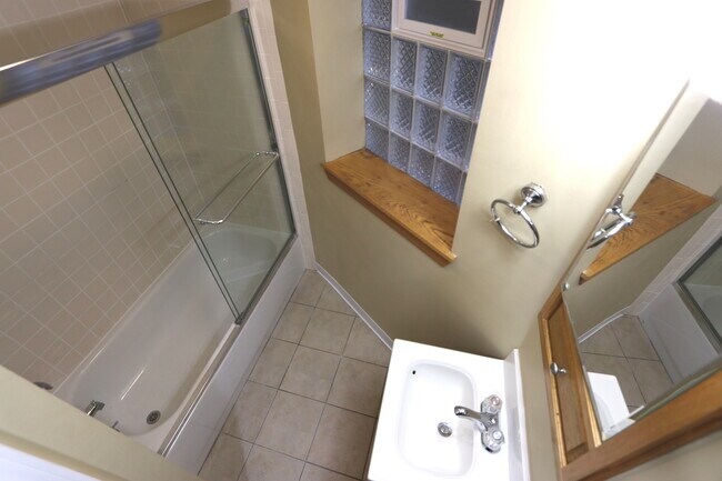 Foto del edificio - 4457 W Wrightwood Ave