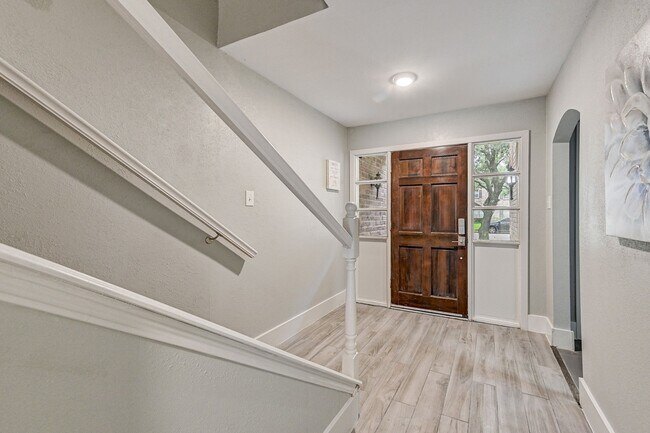 Foto del edificio - 13194 Trail Hollow Dr
