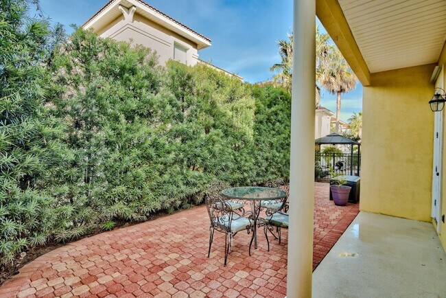 Foto del edificio - 4742 Amhurst Cir