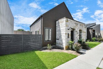 Building Photo - 23823 Cumberland Ridge Dr