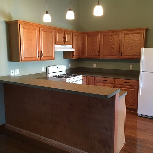 Open Kitchen/Living room - 8339 Edinboro Rd