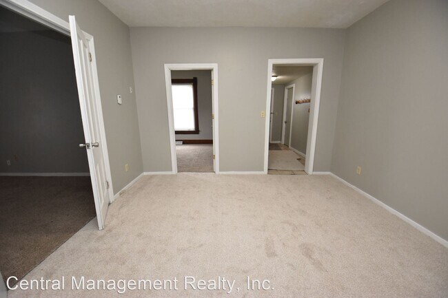 Building Photo - 4 br, 2 bath House - 207 E 7th St