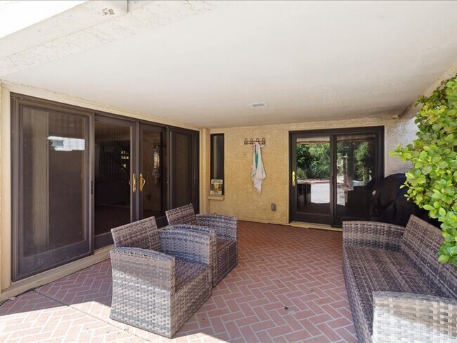 Foto del edificio - 10563 E Carol Ave