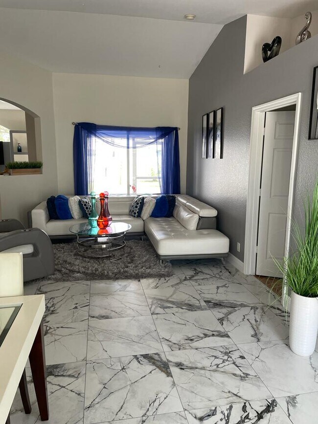 Foto del edificio - 1852 SW Inlander Ave