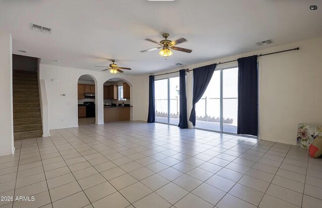 Building Photo - 3701 E Hans Dr