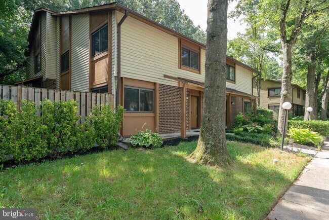 Building Photo - 10657 Spring Oak Ct