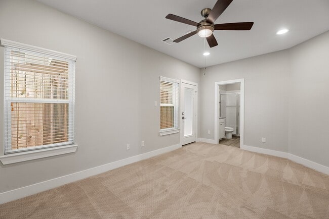 Foto del edificio - 5725 Darling St