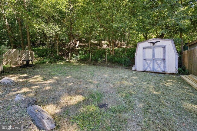Building Photo - 153 Parker Ave