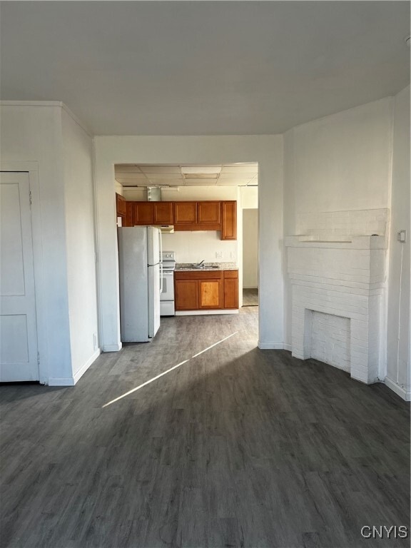 Building Photo - 220 Midland Ave