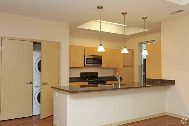 Central Pointe Luxury Apartments Apartments - New Berlin, WI