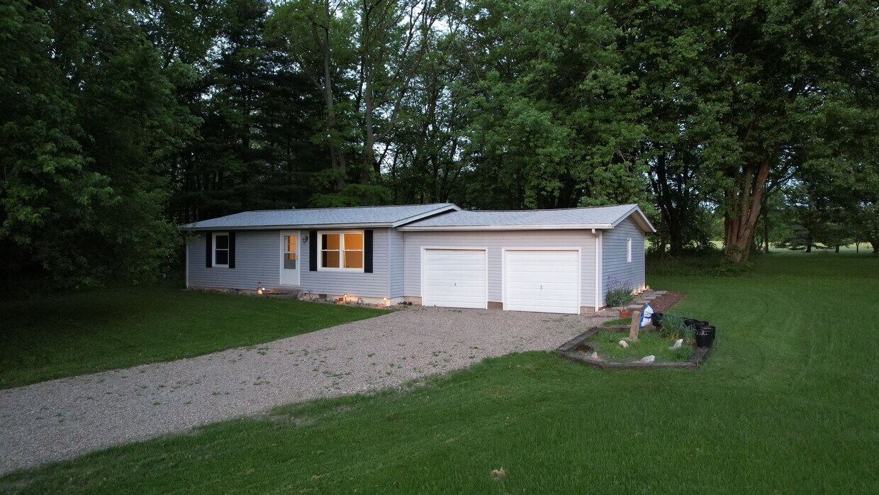 Primary Photo - 8130 Schleppi Rd
