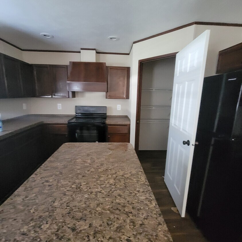 Foto principal - 720 Byron Rd