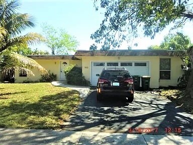 Primary Photo - 7812 NW 67th Ave