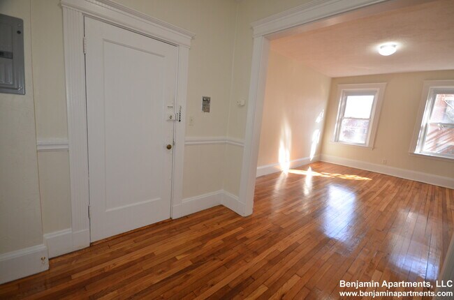 Building Photo - 1334 Commonwealth Ave