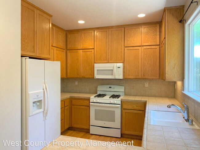 Building Photo - 4 br, 2.5 bath House - 7930 Soll Ct.