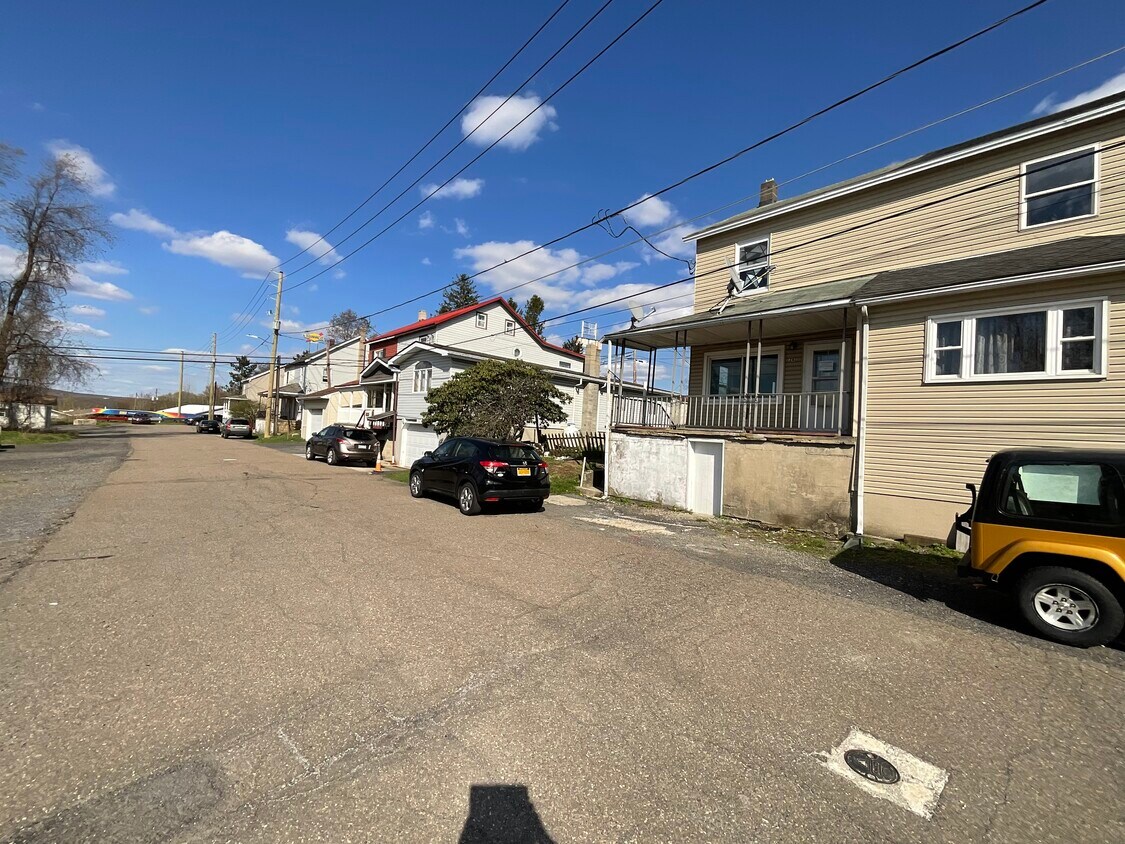 24 Vulcan Rd, Barnesville, PA 18214 House Rental in Barnesville, PA