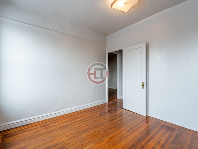 Foto del edificio - 2199 Holland Ave