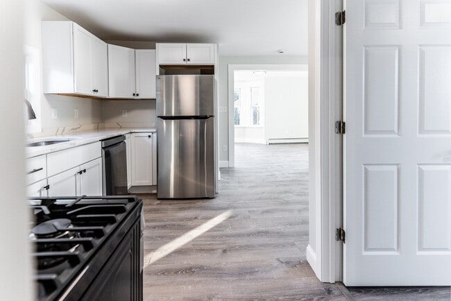 Photo - 17 Bickerton St (Lynn, MA) Townhome