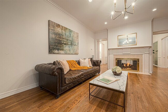 Foto del edificio - 983 S Post Oak Ln