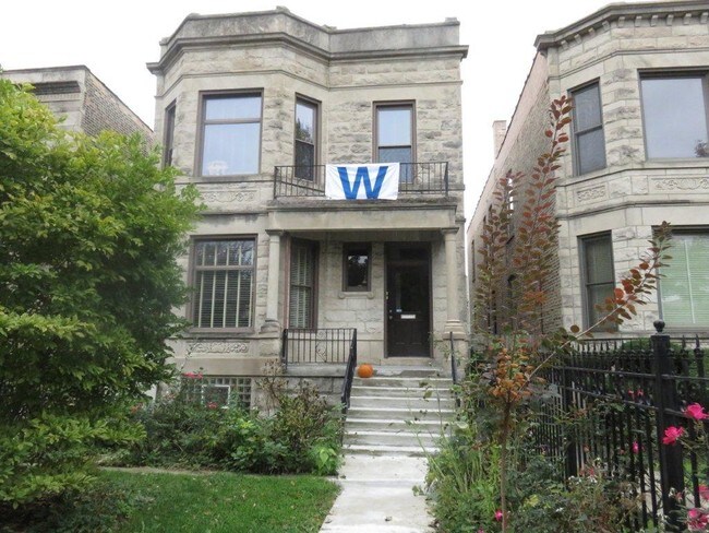 Foto del edificio - 2853 W Logan Blvd