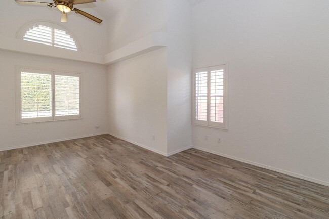 Foto del edificio - Beautifully Updated 4/2.5 near Woodward Park