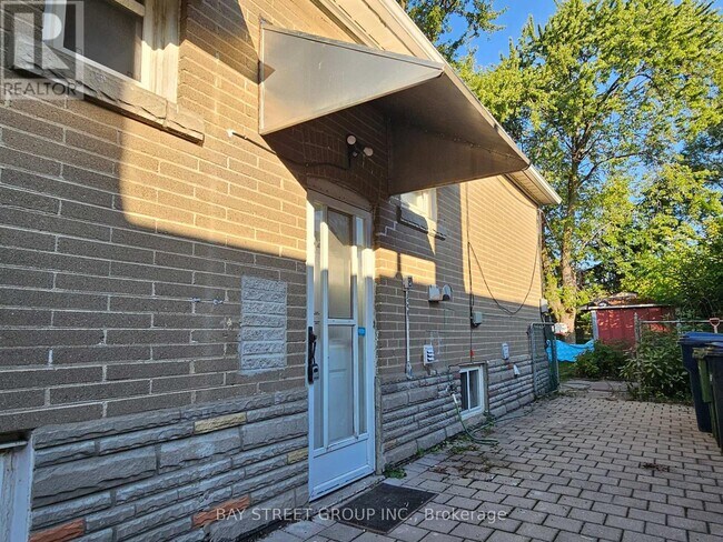 Photo du bâtiment - 52 Janet Blvd