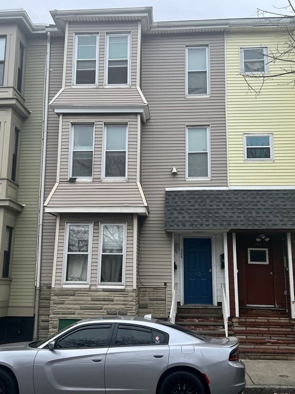 Primary Photo - 133 Havre St