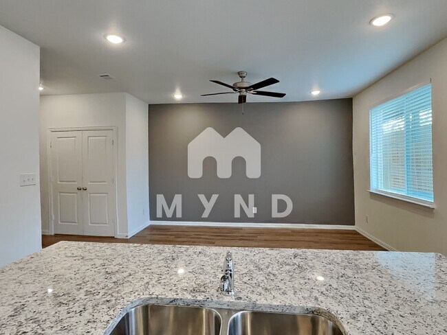 Foto del edificio - 1103 Boxwood Ln