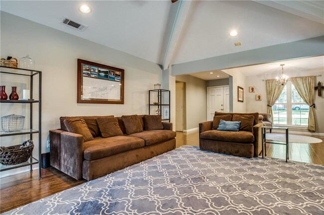 Foto del edificio - 805 Pleasant Valley Ln