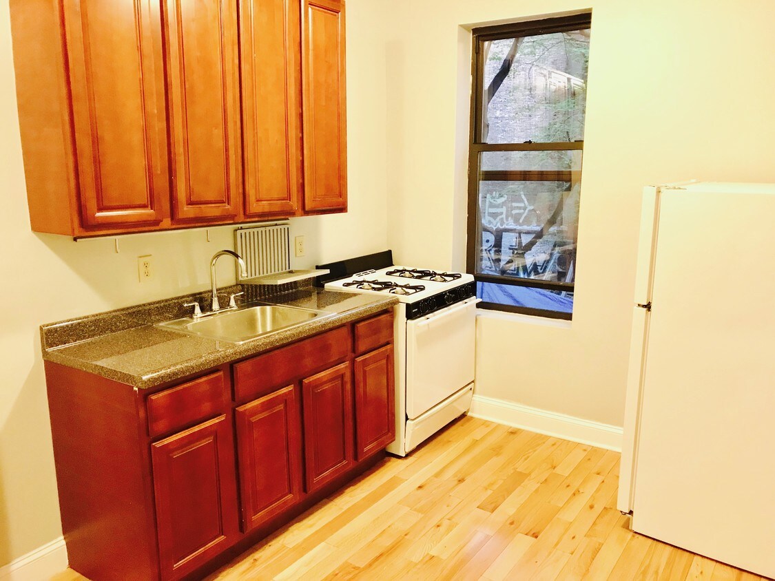 Primary Photo - 307 Eastern Pkwy