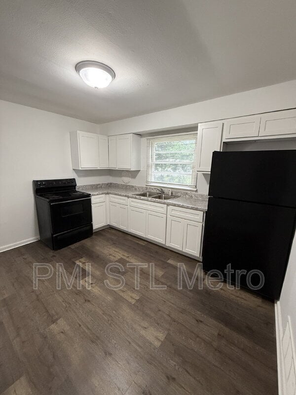 Building Photo - 319 Reasor Dr