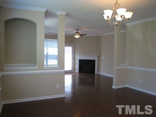 Building Photo - 2941 Casona Way