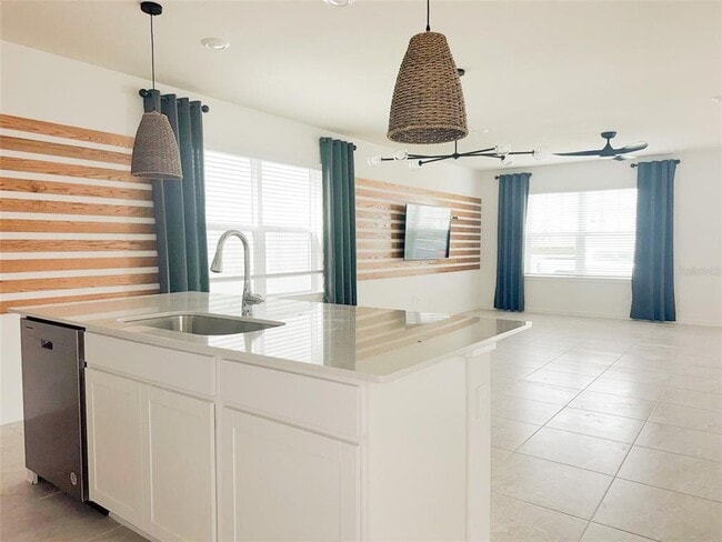 Building Photo - 1889 Summer Serenity Dr