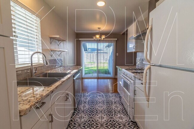 Foto del edificio - 615 Garner Ln