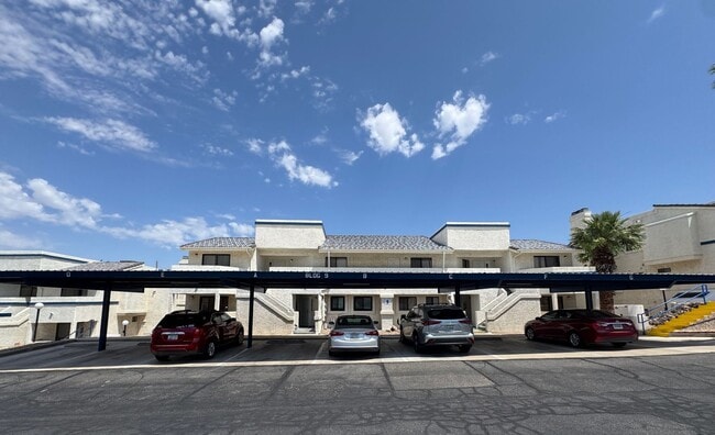 Building Photo - 3-Bedroom Condo with Spectacular Views in Riverview Bluffs