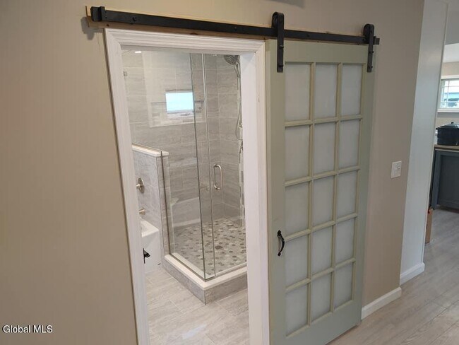 Foto del edificio - 122 N Ferry St